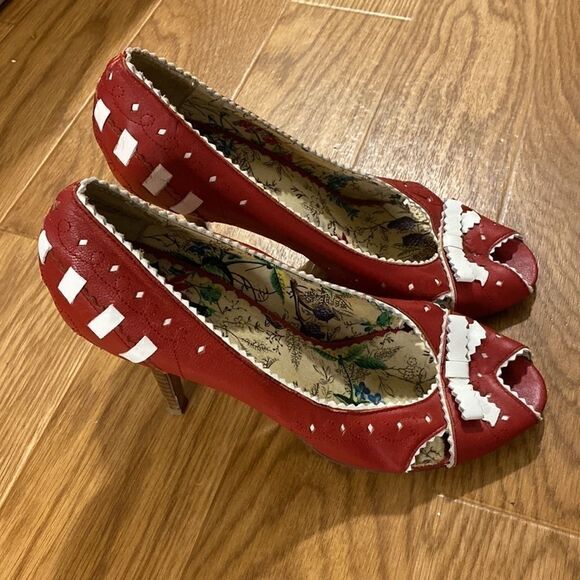 Naughty Monkey Red and White Heels - Picture 3 of 12